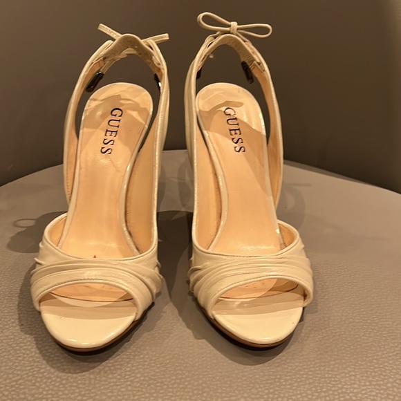 Guess Leather Open Toe Heels With Back Bow Accent - Picture 2 of 9